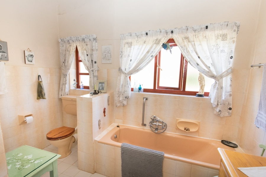 7 Bedroom Property for Sale in Barrydale Western Cape